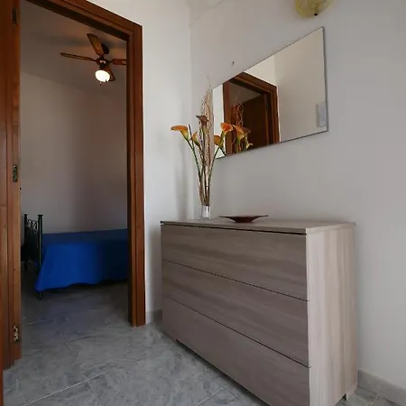Appartamento A 20 Metri Dalla Spiaggia Torre Lapillo Exterior photo